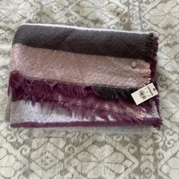 🆕 Express Purple Blanket Scarf - Picture 4 of 5